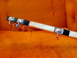 close up of head stock and 5th peg